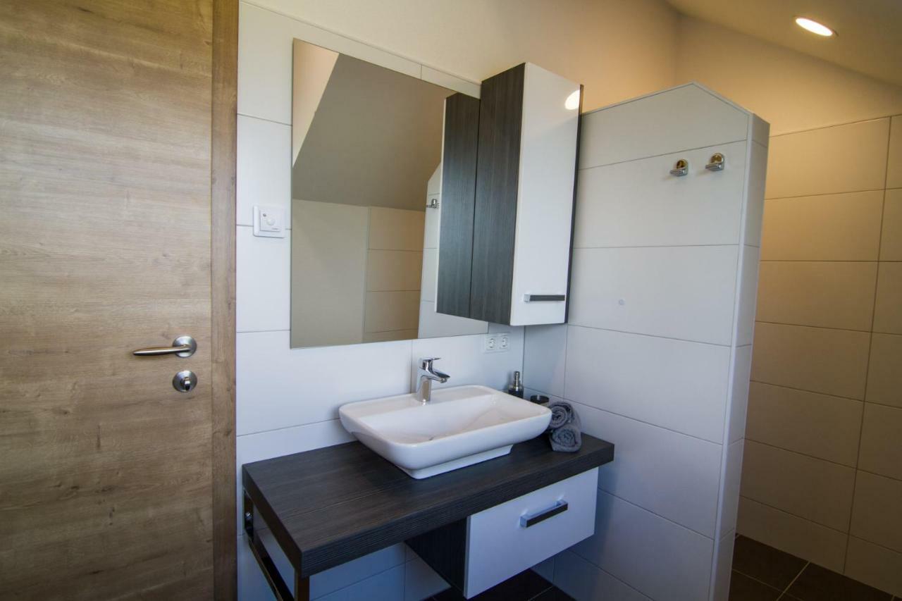 ליוצכאך Ferienwohnung Traumaussicht מראה חיצוני תמונה